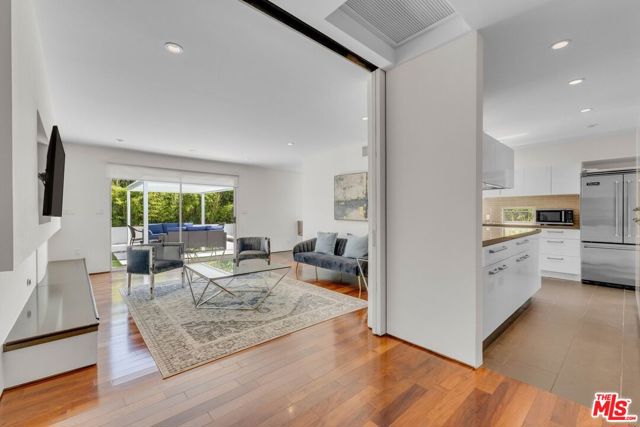 15514 CASIANO Court, Los Angeles CA: https://media.crmls.org/mediaz/04153521-fc5f-42af-b67c-ee7aa2e2d844.jpg