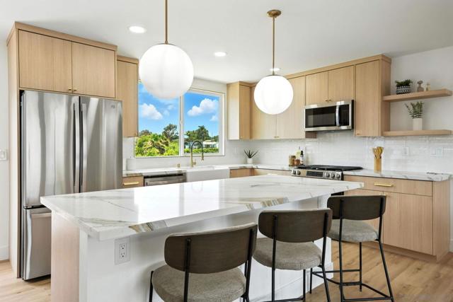 4729 Lithrop Pl, San Diego CA: https://media.crmls.org/mediaz/041543a6-a4a0-4401-91fb-94ab9cfb320c.jpg