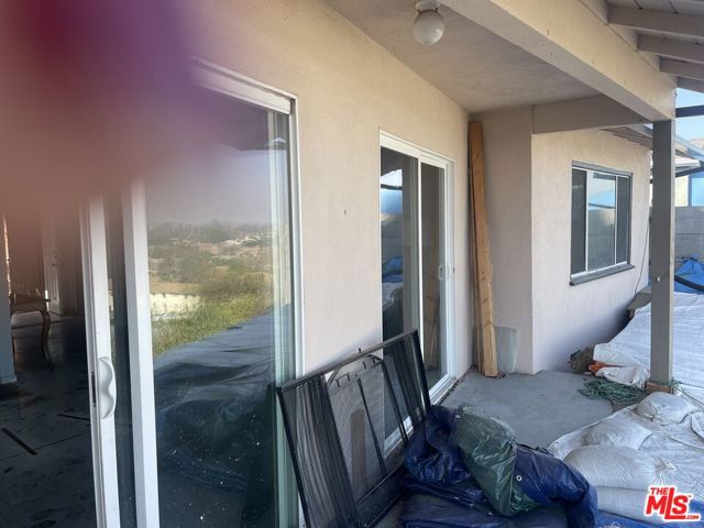 3921 Don Diablo Drive, Los Angeles CA: https://media.crmls.org/mediaz/0415a727-ee3c-4e9a-89ac-4bfec95b04c5.jpg