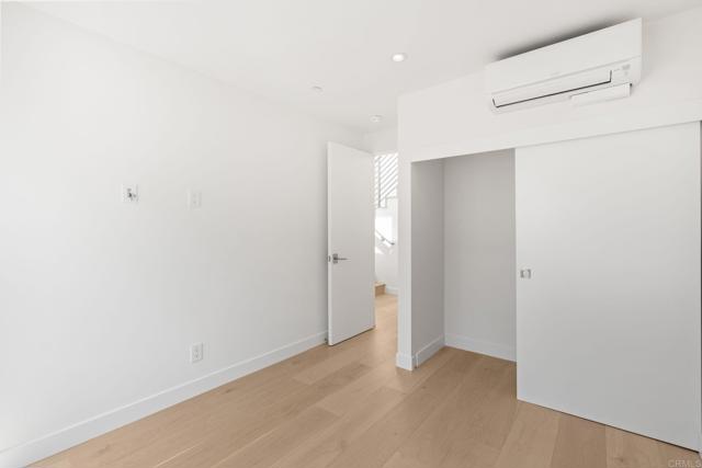 Image 45 of 58 For 2052 Montgomery Avenue