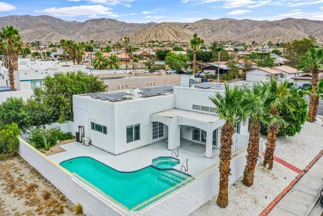 10341 Palm Drive, Desert Hot Springs CA: https://media.crmls.org/mediaz/0416d6db-94da-4ba7-97a1-ff7a0c402823.jpg