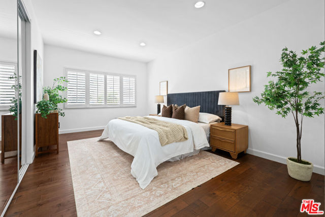 11928 Kiowa Avenue, Los Angeles CA: https://media.crmls.org/mediaz/041845d5-8fa5-499b-8d11-0975a836f096.jpg