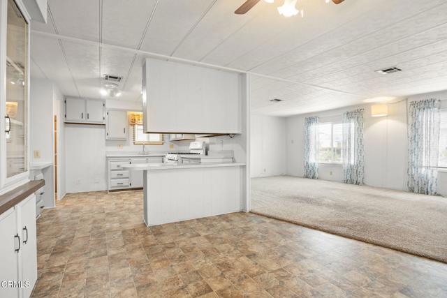 Detail Gallery Image 9 of 41 For 80 Copland Cir #80,  Ventura,  CA 93003 - 2 Beds | 2 Baths