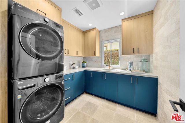 1736 Paseo Del Mar, Palos Verdes Estates CA: https://media.crmls.org/mediaz/04193a74-1467-4ed2-8fce-88864b234546.jpg