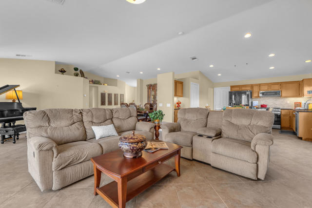 83480 Firecliff Court Court, Indio CA: https://media.crmls.org/mediaz/04197ac0-1b07-47e3-9a0d-76d4b52fbf2d.jpg