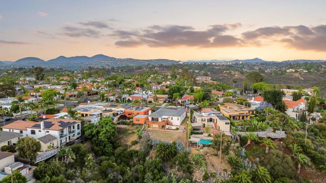 5038 Hastings Road, San Diego CA: https://media.crmls.org/mediaz/04199edf-383f-42fc-98bf-16cb257ea845.jpg