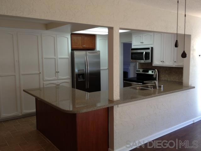 12581 Lomica Ave, San Diego CA: https://media.crmls.org/mediaz/0419dc43-644f-4809-924a-b408428a439d.jpg