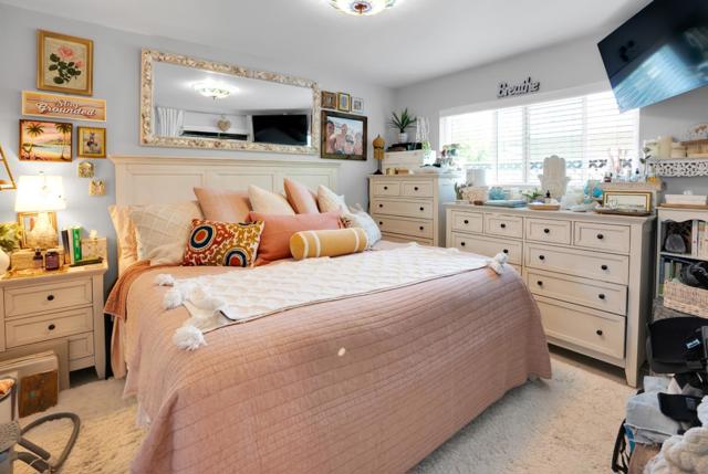17541756 Plaza Court, Mountain View CA: https://media.crmls.org/mediaz/041a0d84-00a3-4988-944f-921072bd4cc2.jpg