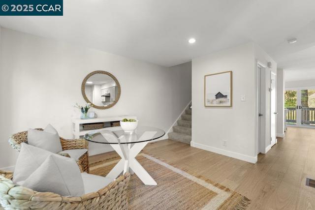 412 Woodminster, Moraga CA: https://media.crmls.org/mediaz/041a12cd-bd5c-4077-b0fa-8146b1500726.jpg