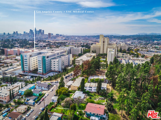 2115 CHARLOTTE Street, Los Angeles CA: https://media.crmls.org/mediaz/041a4dab-8f3e-4f40-be69-9104047fcb26.jpg