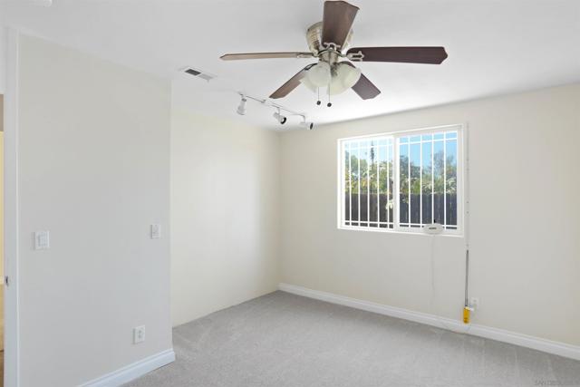 14287 Lolin Ln, Poway CA: https://media.crmls.org/mediaz/041aa970-7882-4eea-8719-be009911ff5f.jpg