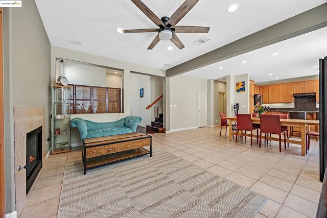 5736 Idlewood Street, Dublin CA: https://media.crmls.org/mediaz/041ae8fe-3a7b-4c71-bb46-deca9704e9c1.jpg