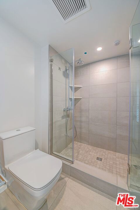 200 W Ocean Boulevard, Long Beach CA: https://media.crmls.org/mediaz/041af83d-ddcf-4a0d-b37c-8436955af4b3.jpg
