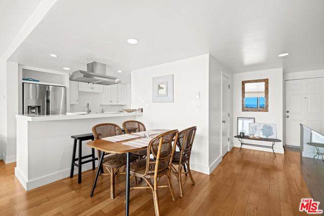 23908 De Ville Way, Malibu CA: https://media.crmls.org/mediaz/041b1918-70d6-443b-bfbb-07999f28399a.jpg
