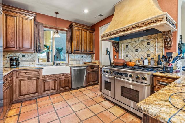 Detail Gallery Image 7 of 51 For 1147 Sea Larke Dr, Fallbrook,  CA 92028 - 4 Beds | 2/1 Baths