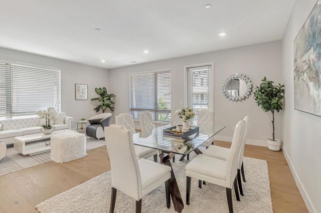 1028 Foster Square Lane, Foster City CA: https://media.crmls.org/mediaz/041b5a6e-cc93-4e33-86b7-6d92337cb5dd.jpg