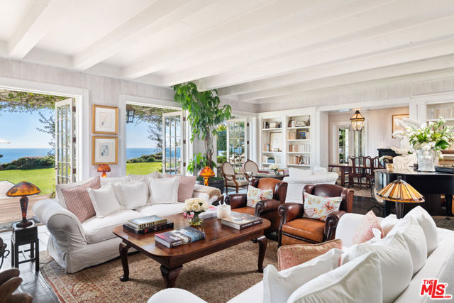 27540 Pacific Coast Highway, Malibu CA: https://media.crmls.org/mediaz/041b7d94-641c-4cbc-a0eb-35a9afcb1366.jpg