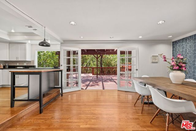 2801 Woodwardia Drive, Los Angeles CA: https://media.crmls.org/mediaz/041b849b-9d67-4d24-b4dc-c7074c602ec8.jpg