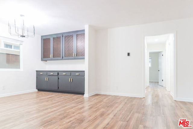 2602 Carnegie Lane, Redondo Beach CA: https://media.crmls.org/mediaz/041bf6ad-eb6a-4f23-a826-64daa66588c8.jpg