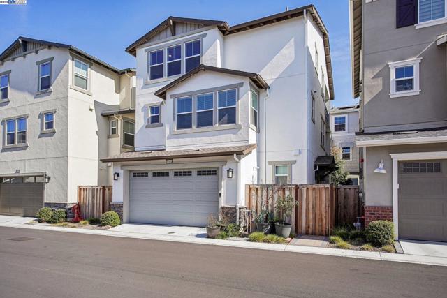 Image 2 of 60 For 37450 Watersail Way