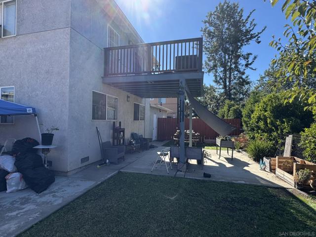 6140 6142 Horton Drive, La Mesa CA: https://media.crmls.org/mediaz/041cd67a-e828-4ea7-9b0c-f759cf686725.jpg