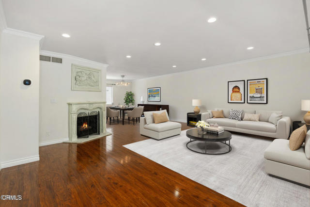 Detail Gallery Image 19 of 25 For 9503 via Venezia, Burbank,  CA 91504 - 3 Beds | 3 Baths