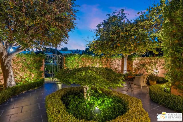 47425 Medina Drive, Palm Desert CA: https://media.crmls.org/mediaz/041dae44-0a49-4a81-97f8-a33c19ca4c73.jpg