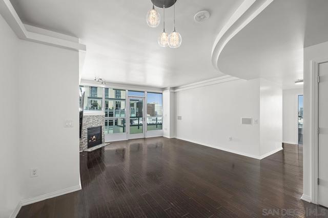 555 Front Street, San Diego CA: https://media.crmls.org/mediaz/041e1a68-9bcb-4bd7-b9d3-d27be67604c8.jpg