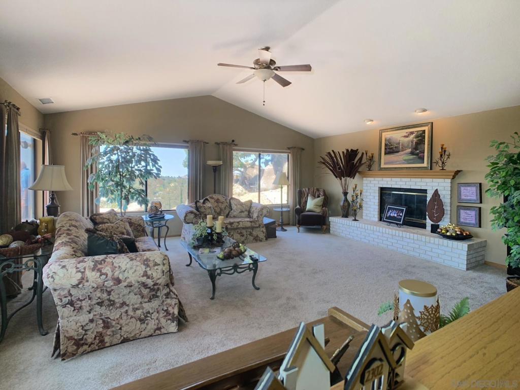 MLS #250023781SD img 9