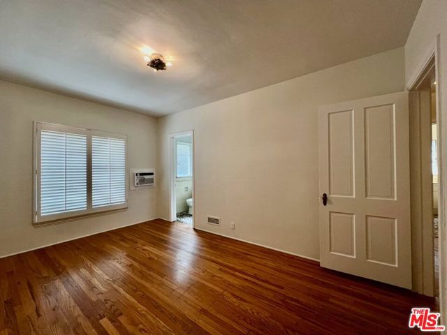 8474 Fountain Avenue, West Hollywood CA: https://media.crmls.org/mediaz/041eac4e-3347-4007-b974-299cf4ded144.jpg