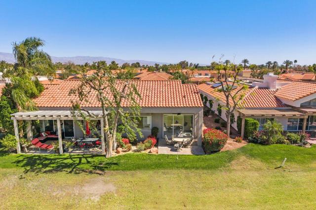 36 Colonial Drive, Rancho Mirage CA: https://media.crmls.org/mediaz/041ed3d1-7b8e-4660-a6af-441a5bcc6114.jpg