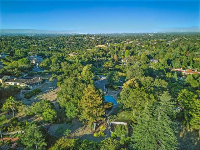 25850 Vinedo Lane, Los Altos Hills CA: https://media.crmls.org/mediaz/041f0bf8-c5ef-4bb0-8342-a5de827824d3.jpg