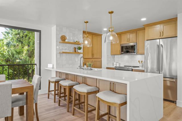 Detail Gallery Image 11 of 48 For 2500 Torrey Pines Rd #305,  La Jolla,  CA 92037 - 2 Beds | 2 Baths