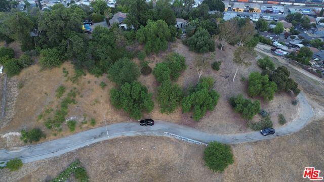 2661 N Adkins Avenue, Los Angeles CA: https://media.crmls.org/mediaz/041f7cce-ca31-4afc-82f1-0da5734a804e.jpg