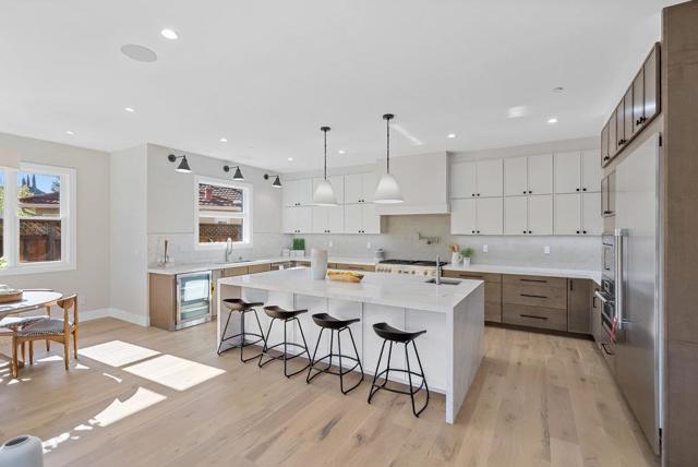 1303 American Way, Menlo Park CA: https://media.crmls.org/mediaz/041fba1f-1f9a-4c01-b77b-7552605d2c28.jpg
