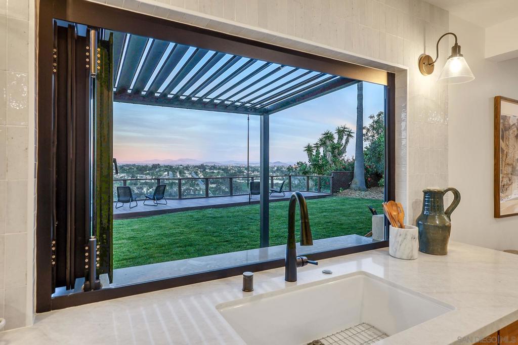 5777 Desert View Dr - photo 5