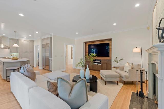 739 Oak View Way, Redwood City CA: https://media.crmls.org/mediaz/04205477-32c7-492a-91e1-6329b4a00323.jpg