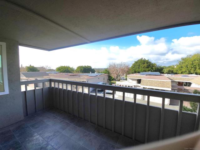 6263 Caminito Salado, San Diego, California 92111, 2 Bedrooms Bedrooms, ,1 BathroomBathrooms,Townhouse,For Sale,Caminito Salado,250020226SD