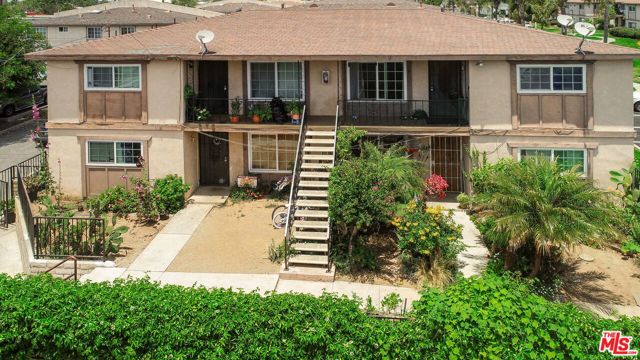 17431 Koledo Lane, Huntington Beach CA: https://media.crmls.org/mediaz/0421b753-c458-47e6-a795-06425242f990.jpg