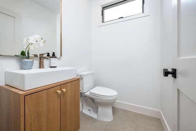782 Elm Street, San Carlos CA: https://media.crmls.org/mediaz/0421ed75-2602-4290-ae4b-d57d9e8c7f44.jpg