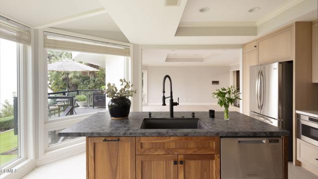 Detail Gallery Image 10 of 49 For 8 Burrell Ln, Rancho Palos Verdes,  CA 90275 - 4 Beds | 2/1 Baths