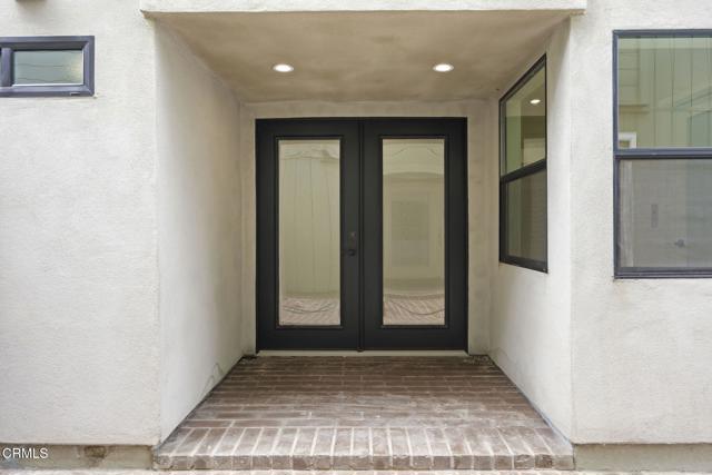 1194 Kingston Lane, Ventura CA: https://media.crmls.org/mediaz/0422b819-77f7-4973-be4e-0d8ce50457e0.jpg