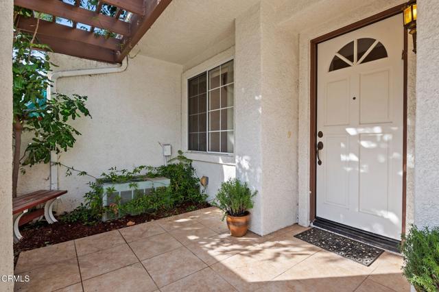 Detail Gallery Image 4 of 29 For 214 Camino Toluca, Camarillo,  CA 93010 - 3 Beds | 2/1 Baths