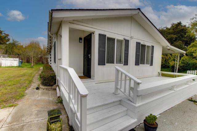 9345 Prunedale South Road, Salinas CA: https://media.crmls.org/mediaz/04238dc1-974b-431d-a13f-54400e1538ea.jpg