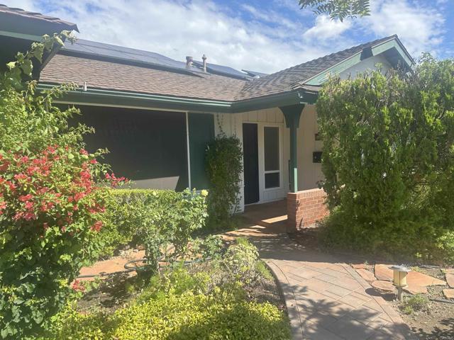 13539 Pequot Drive, Poway CA: https://media.crmls.org/mediaz/04239ba2-0cd6-4802-ab27-edf35aba246a.jpg