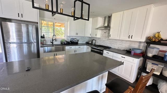 Detail Gallery Image 3 of 13 For 325 Del Sur Way, Oxnard,  CA 93033 - 4 Beds | 2 Baths
