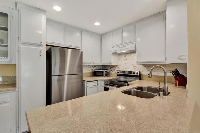 Detail Gallery Image 9 of 32 For 12555 Oaks North Dr #206,  San Diego,  CA 92128 - 2 Beds | 2 Baths