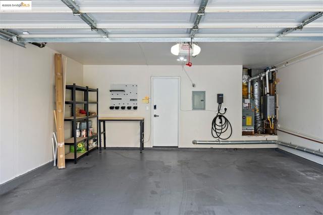 1130 Richmond ST, El Cerrito CA: https://media.crmls.org/mediaz/0424b1d1-35ba-4655-98c4-5580d1f86480.jpg