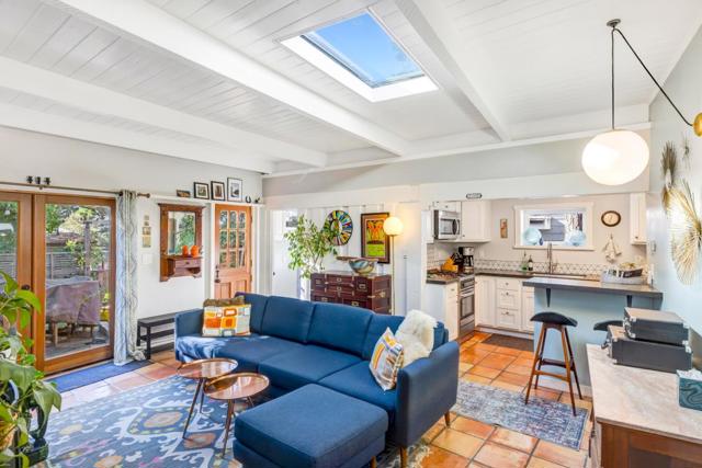 1171 Presidio Boulevard, Pacific Grove CA: https://media.crmls.org/mediaz/04250e72-418d-4627-be5c-b8cc7c7e6db1.jpg