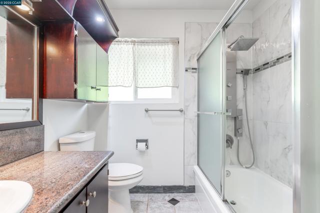 2345 Paloma Ct, Pinole CA: https://media.crmls.org/mediaz/04261d88-c0de-45f0-b439-957e9320e296.jpg